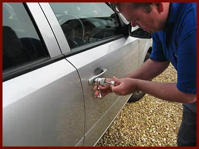 Locksmith Lock Store Newtown, CT 203-278-5069 - 20-car-locksmith