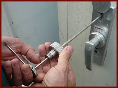 Locksmith Lock Store Newtown, CT 203-278-5069 - 5-lock-opening